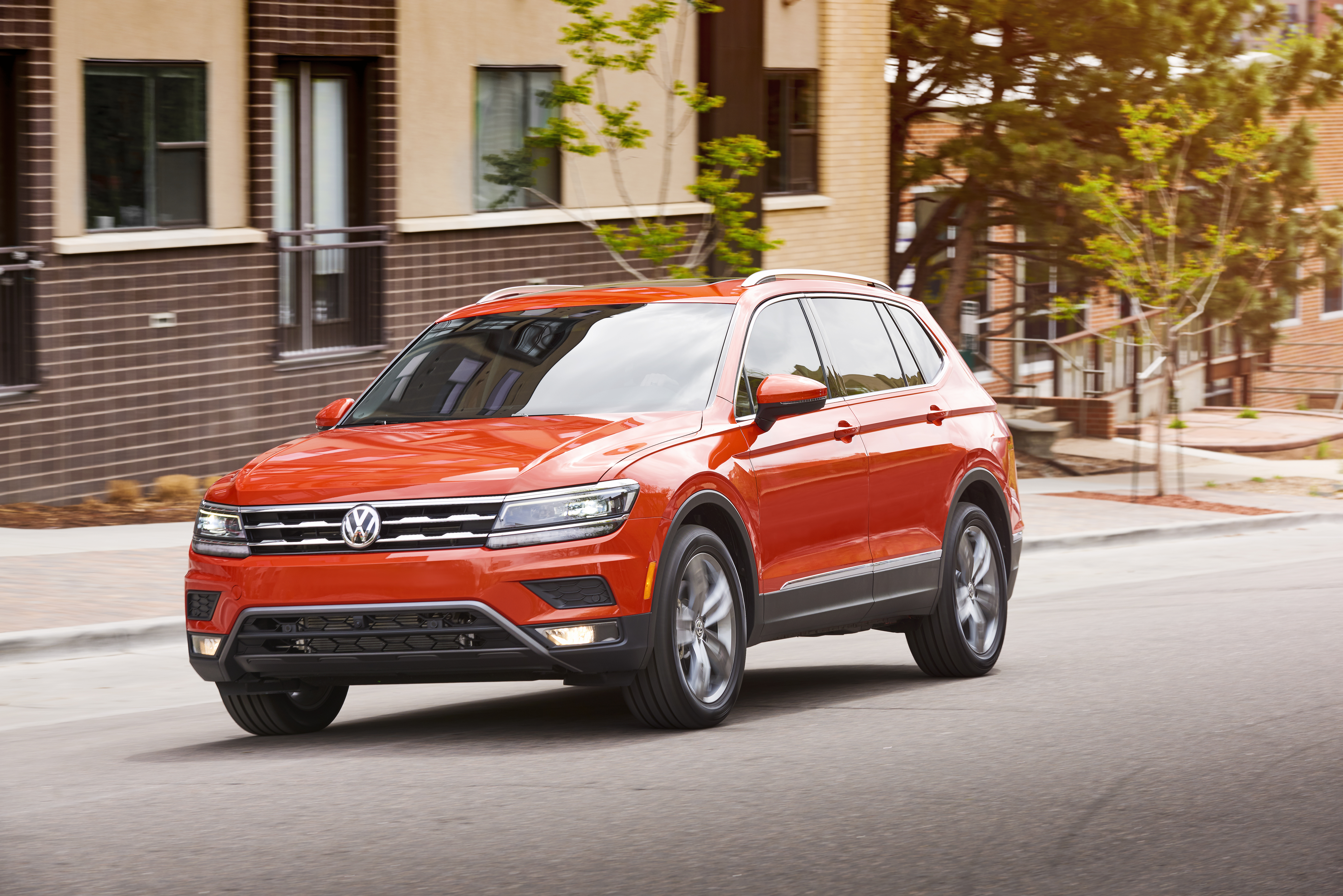 2018 Volkswagen Tiguan - The Perfect Sporty Family Car